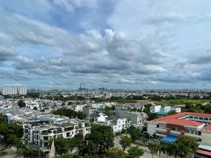 chính chủ gửi bán căn fresca 2 phòng ngủ, view quận 1 và công viên, lầu trung thoáng mát