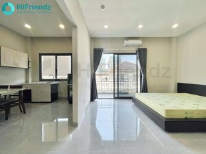 căn rộng thoáng ban công view biệt thự full nội thất