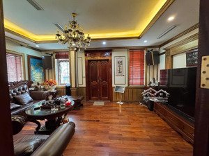 bán nhà biệt thự đơn lập kđt dịch vọng dt310mx4tx15mmt giá 90 ty gần công viên, nhà rẻ nhất khu vực