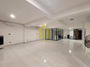 cho thuê sàn văn phòng tầng trệt 10x14m giá 25 triệu