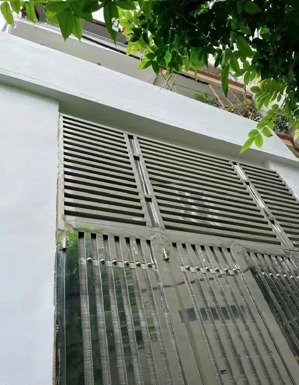 bán nhà đồng me, mễ trì, 41m2x5 tầng, 6 phòng ngủ, ô tô gần. 8.3 tỷ