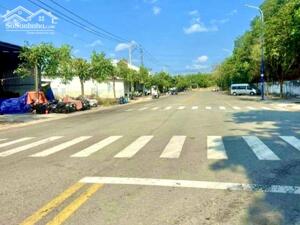 Đất thị xã bình long sổ riêng 2.100m2 giá 190tr gọi 0932882968