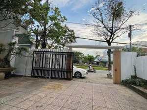 nhà mặt tiền hùng vương - tp tam kỳ vị trí đắc địa giá thị trường 20tỷ, tôi bán 15.5tỷ dt 461m2