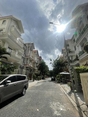 giảm mạnh còn 53 tỷ biệt thự kdc himlam quận 7 full nt sịn, có tm lh: 