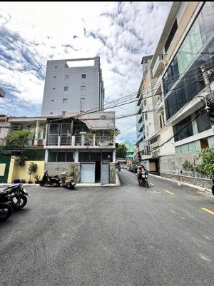 cho thuê nhà căn góc đường lê văn sỹ. phường 01.quận tân bình - diện tích: 6mx20m. 2 tầng.
