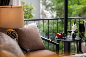 ngồi chơi nhận 5 tỷ/năm. bán tòa khách sạn 5 sao phố trần thái tông, 150m2x8t, chỉ 460tr/m2