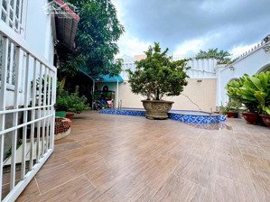 biệt thự mặt tiền khủng - (28 x 19.5m) 5pn + 4wc, kinh doanh tự do