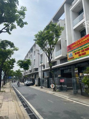 bán nhà mặt tiền kinh doanh đồng văn cống, sát tthc thủ đức. nhà 1 trệt 3 lầu 110m2. 15,8 tỷ tl