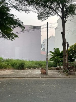 lô đất đẹp ngay trong kdc đại ngàn, thuận an, gần chợ 185 giá chỉ 790 triệu, 120m2, shr, đất thổ cư