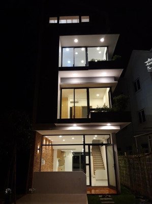 nhà cho thuê 4 tầng, 6pn khu compound park riverside có bảo vệ 24/ , phú hữu, tp. thủ đức