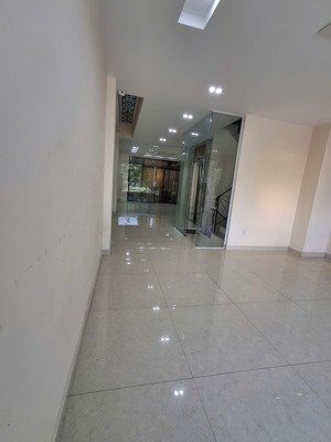 cho thuê nhà mới kdc him lam có thang máy - trệt, 3 lầu - giá chỉ 55tr/th lh 