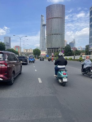 bán nhà mặt tiền nguyễn tất thành ngang 8m