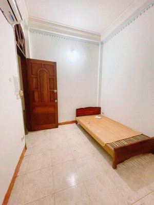 khép kin, giá 2,6tr , 30m , 914 truong dinh