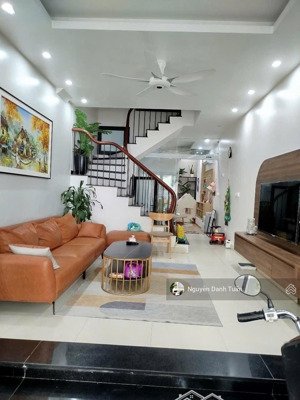bán nhà dương nội hà đông, đường 13.5m. diện tích 60m2 xây 4 tầng, để lại toàn bộ nội thất