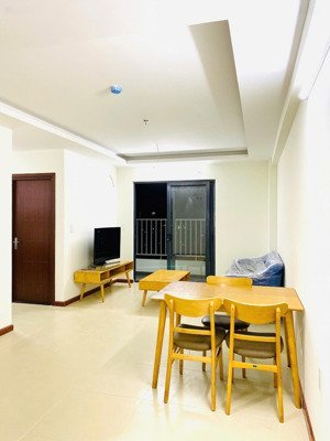 cho thuê cc iris tower, 6 triệu vnd, 68 m2, 2pn, 2wc, view đẹp, bình dương