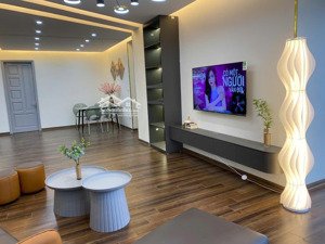 chính chủ bán tại 110 cầu giấy center point, 77m2, 2 ngủ 2 vệ sinh - giá nhỉnh 6 tỷ