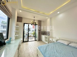cho thuê phòng ban công siêu rộng cửa sổ lớn thoáng đầy đủ nội thất tại phan đình phùng - phú nhuận
