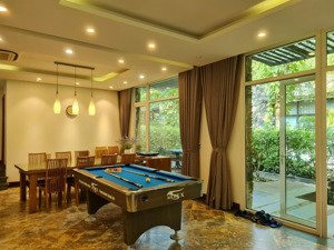 chính chủ bán căn biệt thự 3 phòng ngủ trong quần thể flamingo đại lải