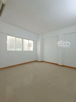 bán chung cư h3 2 phòng ngủ 1wc quận 4