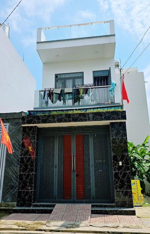 bán nhà 3.6 tỷ, 3 phòng ngủ 57m2, cách đại học 100m, ô tô đỗ cửa, sổ hồng riêng, hoàn công đủ
