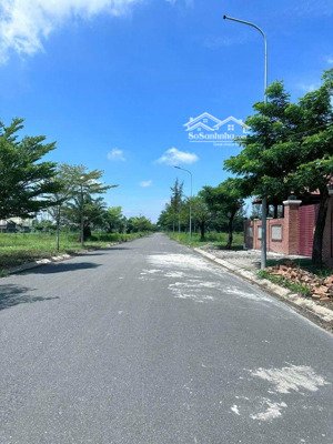 chủ cần bán lô đất đối diện công viên 120m2, cách vinhomes hậu nghĩa 5ph ngay kcn đức hòa 3