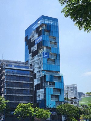 bán toà nhà mt đường bến vân đồn, phường 2, quận 4.tổng diện tích sử dụng, thực tế hơn 5.000m2