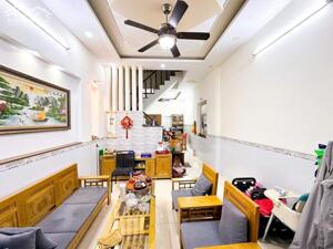 Nhà sổ riêng 2 lầu 1 trệt 3.3 tỷ/68m2, sân ô tô