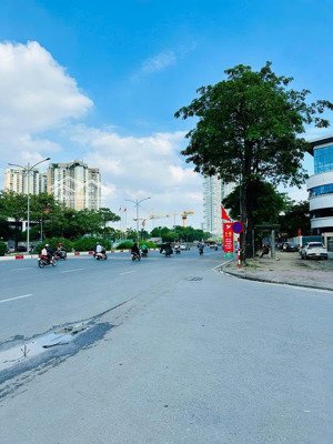 chính chủ bán nhà căn góc - phố hoàng quốc việt - cầu giấy - 100m2 x 4t - đường 3 ôtô tránh nhau