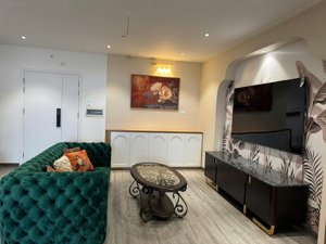 chính chủ cần bán căn 3n diện tích 132 m2 siêu đẹp tại toà thăng long garden mặt đường minh khai 52