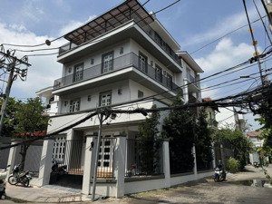 bán nhà góc 2 mặt tiền khu thảo điền quận 2 diện tích 10x18m, nhà 4 tầng mới xây giá bán 58 tỷ