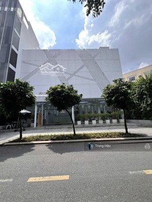 siêu phẩm mt ngô thời nhiệm, quận 3. dt 18 x 26m = 468m2, 3 tầng - hđt 370 triệu. giá 110 tỷ