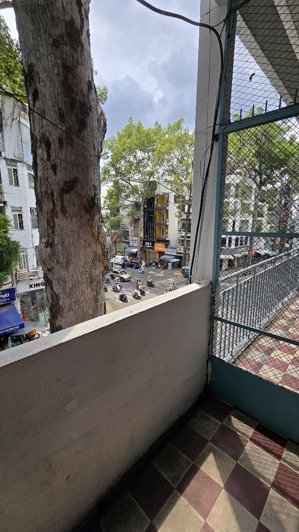 bán chung cư trung tâm q.5, có sổ hồng, xây dựng chắc chắn, view thoáng đẹp