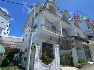 bán nhà đà lạt, căn góc khu nhà mới nguyễn đình quân ô tô đậu cửa, giá chỉ 4,7 tỷ thương lượng