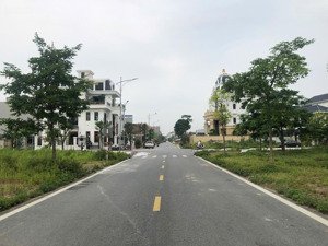 bán đất dân cư mới nu 9 liên phương, view vườn hoa vị trí kinh doanh, dt 97m2, giá 7.4 tỷ.