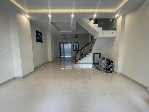 cho thuê nhà phố 4pn có nội thất giá 25 triệu/tháng kdc jamona city đào trí quận 7
