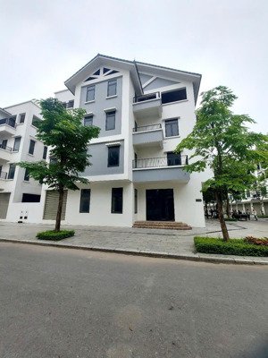 15,2 tỷ chính chủ gia đình bán căn liền kề đông dương 100m2 hinode royal park. có sổ