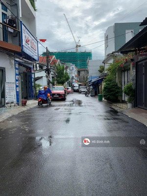 bán nhà 3 tầng lô góc 2 mặt kiệt oto trung tâm liên chiểu