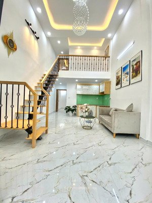 bán nhà mới xây ngay ngã tư tỉnh lộ 10 2pn giá còn thương lượng