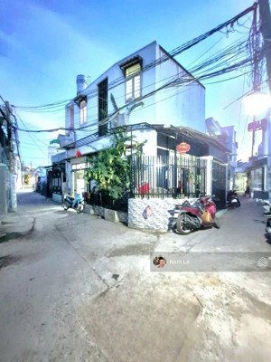 hàng hiếm. nhà sổ riêng xe hơi ngay cửa sát mt đường chính