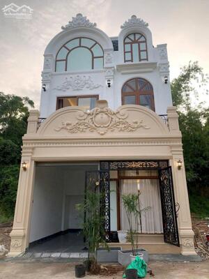 BÁN NHÀ 2 TẦNG TÂN CỔ ĐIỂN FULL NỘI THẤT KIỆT ÔTÔ 289 BÙI THỊ XUÂN, TP HUẾ, CHỈ 2,79 TỶ