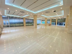 cho thuê mặt bằng kinh doanh, vp tại đường láng dt 340m2, 260m2 giá siêu ưu đãi. lh 