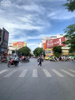 Cho thuê nhà mới đẹp MT: 6m DT: 120m2 phố Tô Hiệu , vỉa hè rộng rãi.