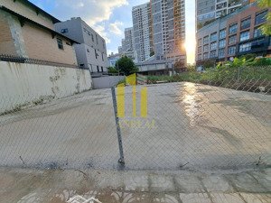 cho thuê lô đất mặt tiền đường 51 - đối diện 8 lốc chung cư the sun avenue - 7x18m giá 28 triệu