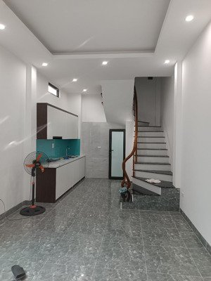 bán nhà ngõ 371 đại mỗ 32m2 5 tầng 6.75 tỷ