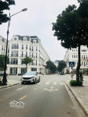 cần bán nhà 5 tầng dự án louis city đại mỗ mặt đường 70 đại mỗ, 96m2, mặt tiền 6m, nhà hoàn thiện