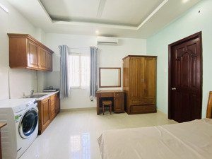 phòng đẹp thoáng - ngay lê văn sỹ, ngay coop mart nhiêu lộc quận 3