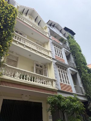 bán gấp liền kề văn quán giá tốt vỉa hè kinh doanh cạnh hồ nhà đẹp ở ngay dt: 70m2 x 4 tầng 16,x tỷ