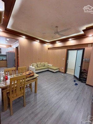 bán căn cc 137 nguyễn ngọc vũ 2 ngủ 2vs 2bc, mới đẹp,sổ lâu dài cất két,nhỉnh 4 tỷ full vào ở ngay