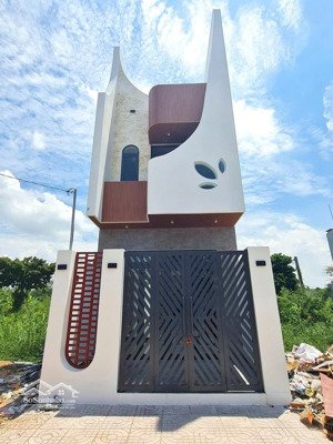 bán nhà mới 3pn, 3wc, 50m2, trệt + 2 lầu, đường 9m, kdc đ. long phước, gần chợ long phước, quận 9