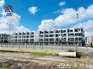 flc tropical tp hạ long. nhà 4 tầng đường trục chính dự án. đi 50m ra tới biển. 